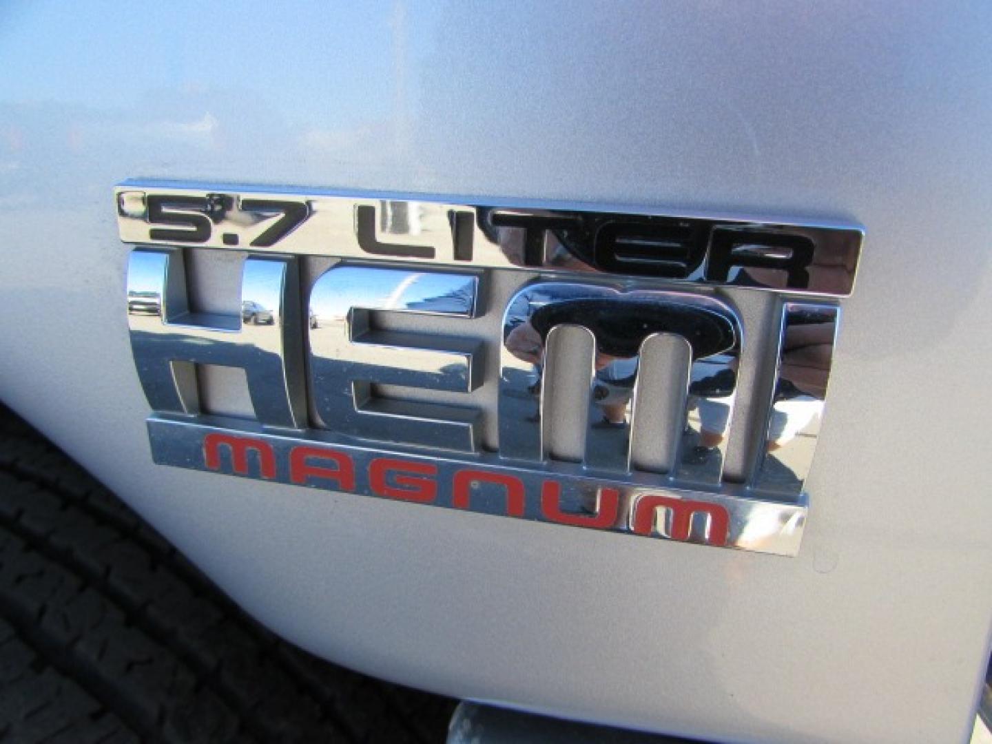 2005 Silver /Gray Dodge Ram 1500 SLT (1D7HU18D15S) with an 5.7 Hemi V8 engine engine, 5 speed automatic transmission, located at 4562 State Avenue, Billings, MT, 59101, (406) 896-9833, 45.769516, -108.526772 - 2005 Dodge Ram 1500 SLT Quad Cab Short Bed 4WD 5.7L V8 OHV 16V Hemi Engine - 5 speed automatic transmission - 4 wheel drive - 159,014 miles SLT package - air conditioning - tilt wheel - cruise control - AM/FM/CD audio - power windows and door locks - power drivers seat - privacy glass - keyles - Photo#8